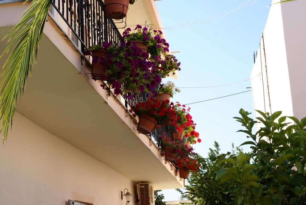 Andrianna Apartments Ammoudia Bagian luar foto