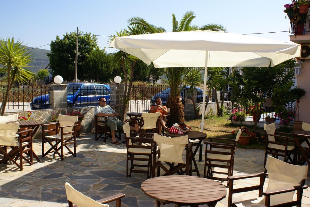 Andrianna Apartments Ammoudia Bagian luar foto