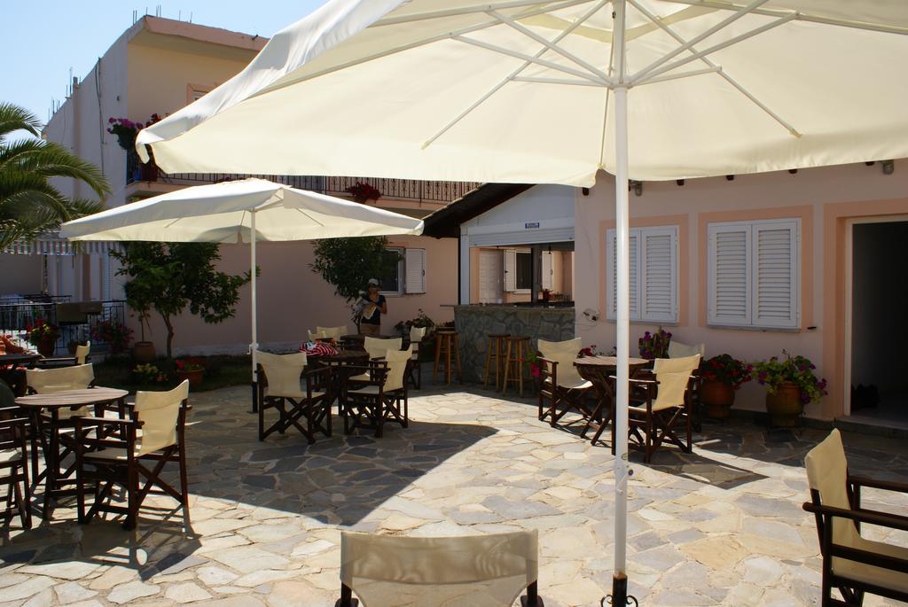 Andrianna Apartments Ammoudia Bagian luar foto